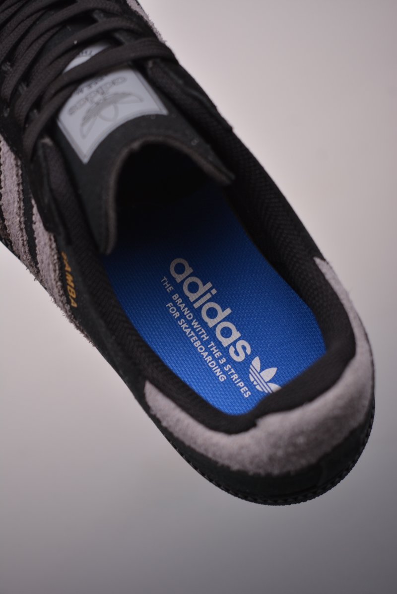 Adidas Samba OG view
