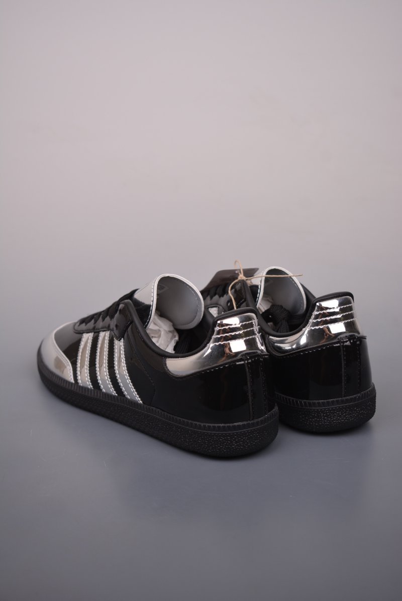 Adidas Samba OG view