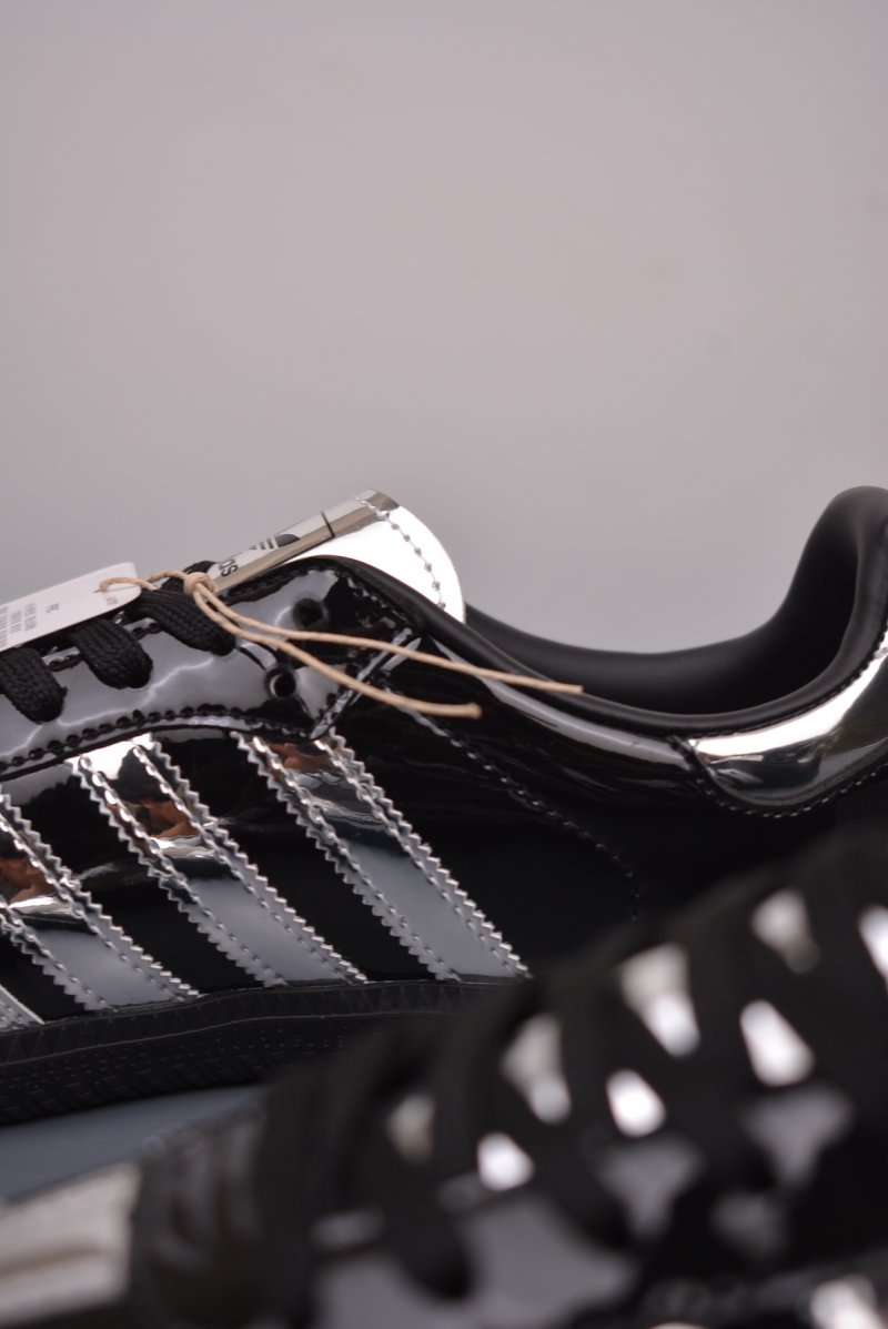 Adidas Samba OG view
