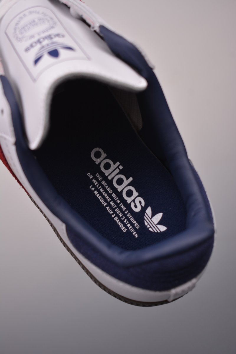 Adidas Samba OG view
