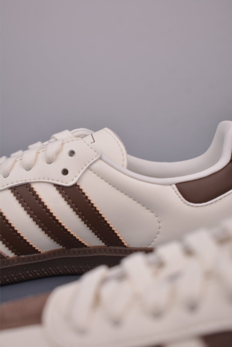 Adidas Samba OG 'Brown / Pink' view