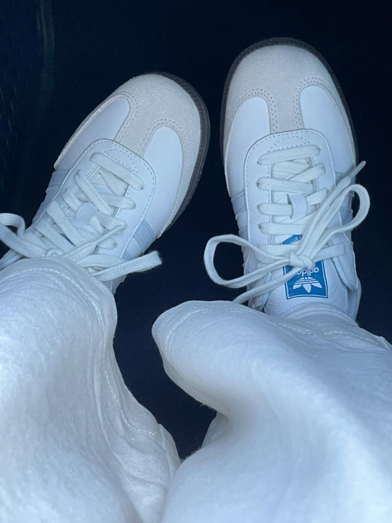 Adidas Samba OG view