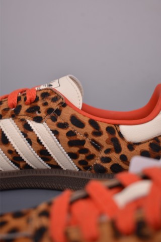 Adidas Samba OG 'Brown / Pink' view 8