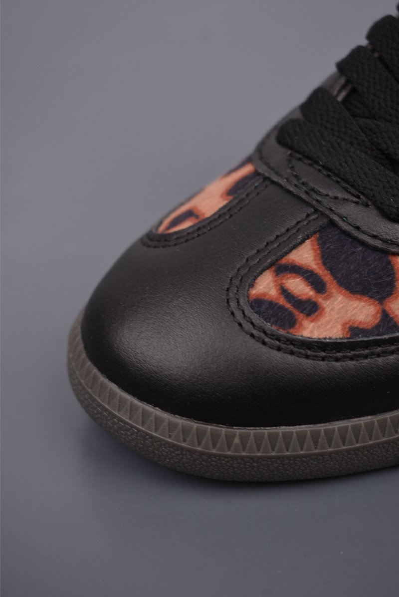 Adidas Samba OG 'Brown' view