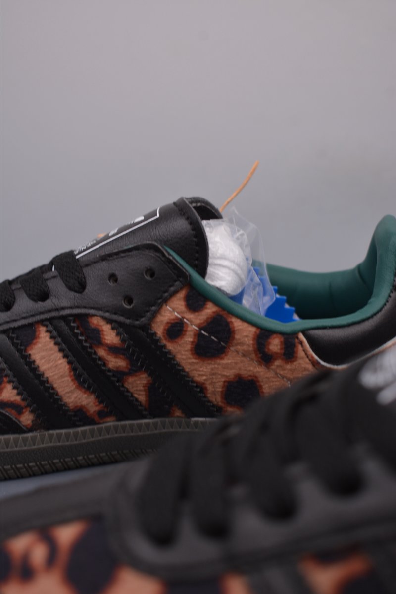 Adidas Samba OG 'Brown' view