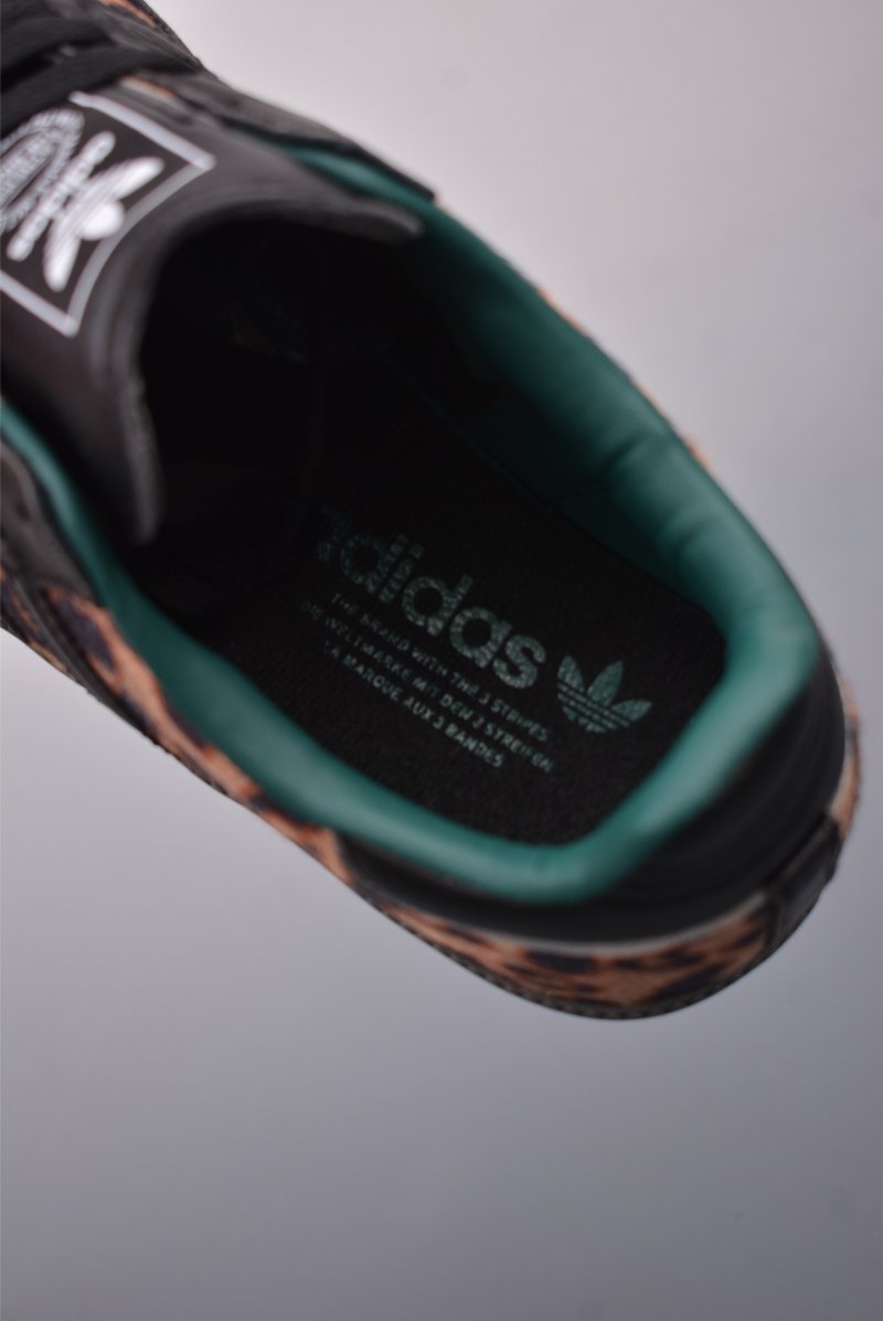 Adidas Samba OG 'Brown' view
