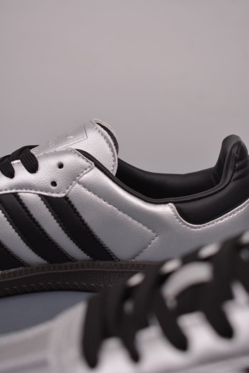 Adidas Samba OG view