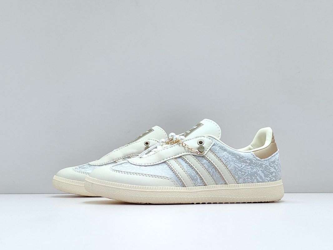 Adidas Samba OG view
