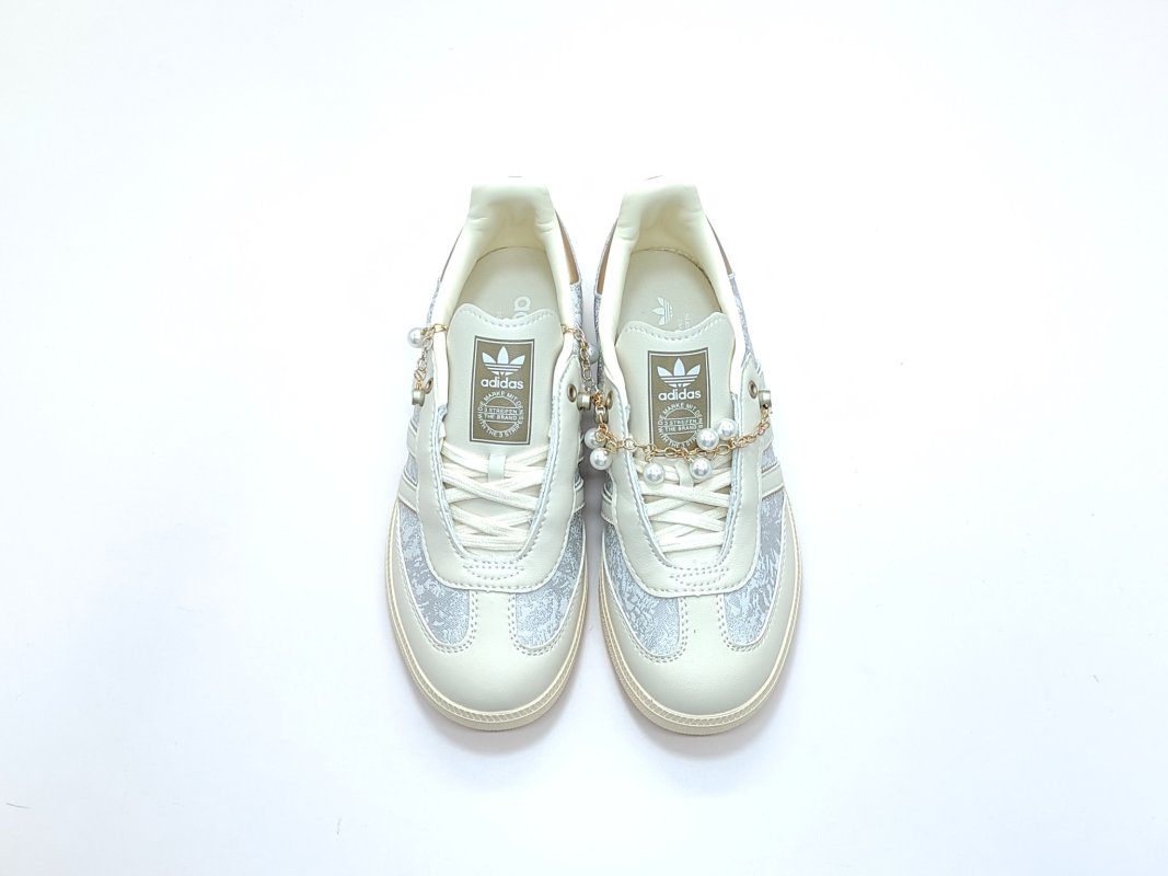 Adidas Samba OG view