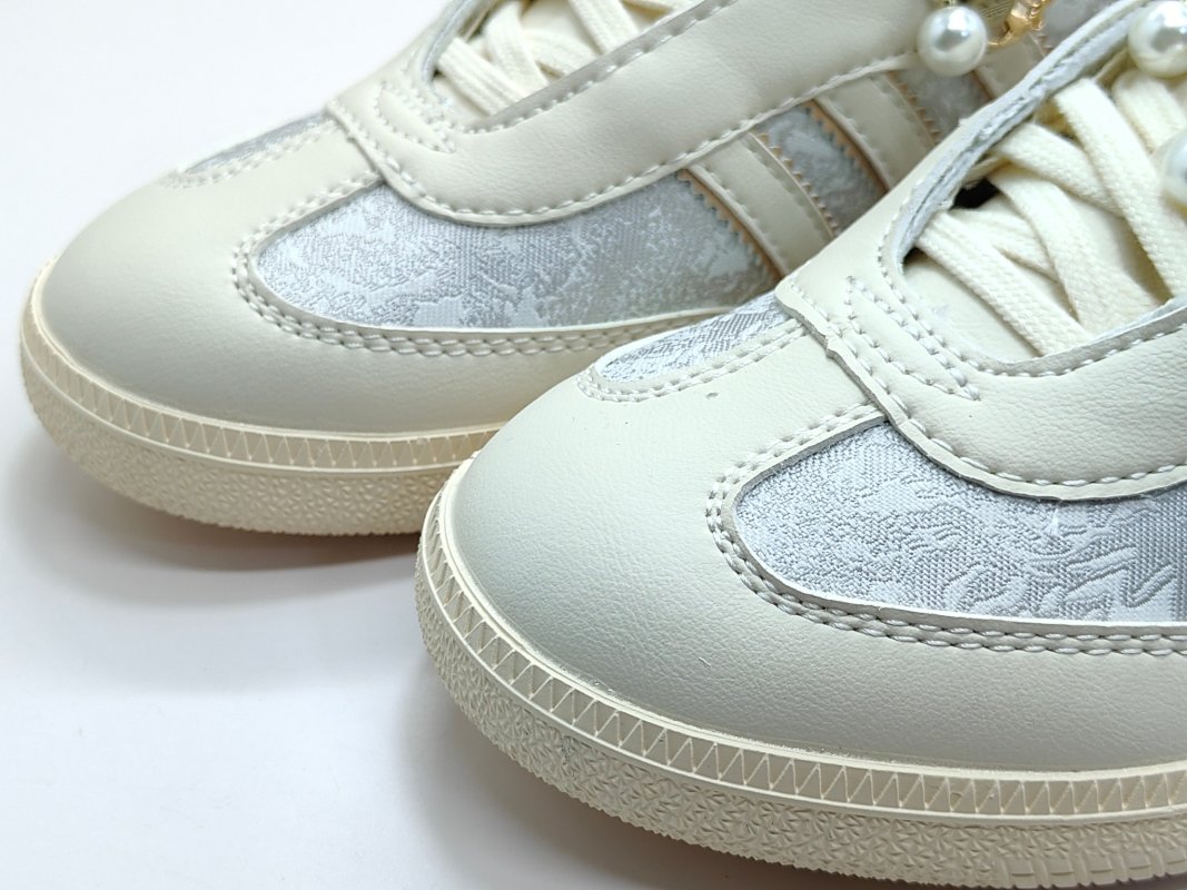 Adidas Samba OG view
