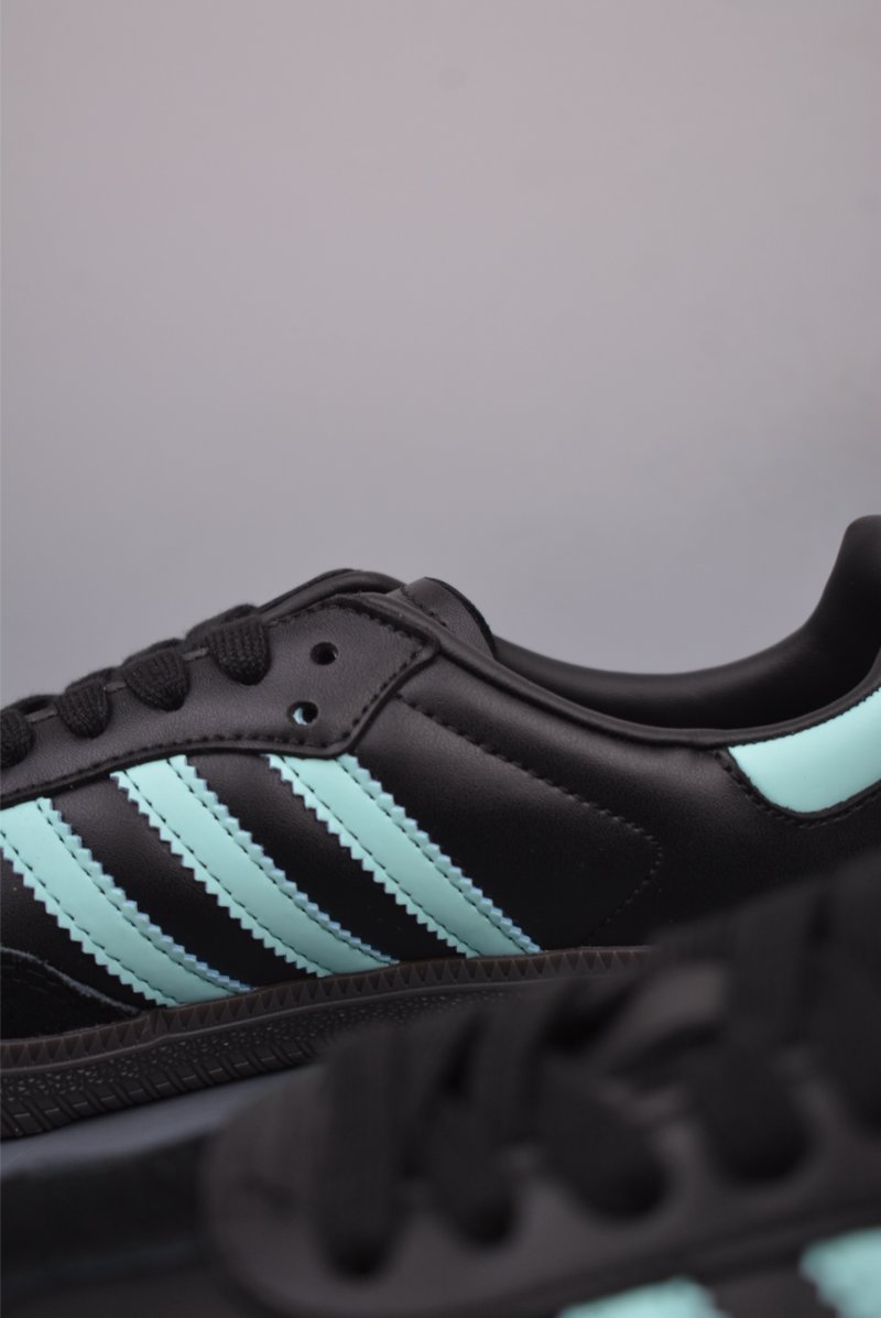 Adidas Samba OG view
