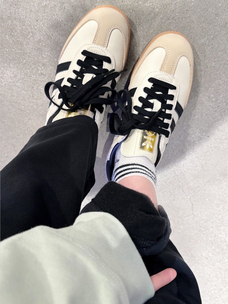 Adidas Samba OG view