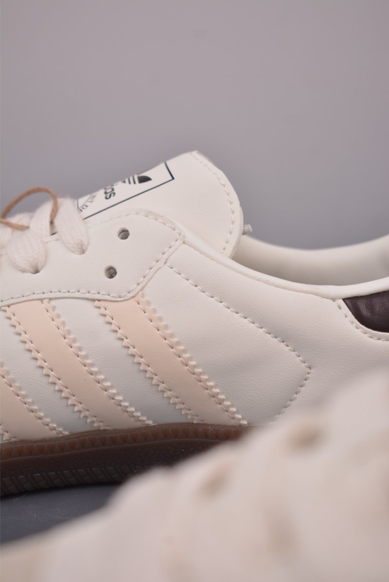 Adidas Samba OG 'Gold' view