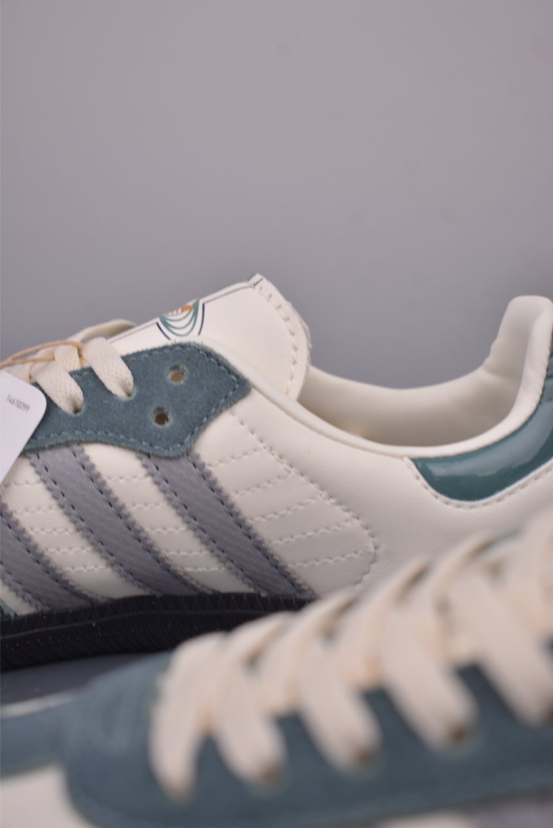 Adidas Samba OG 'Gold' view