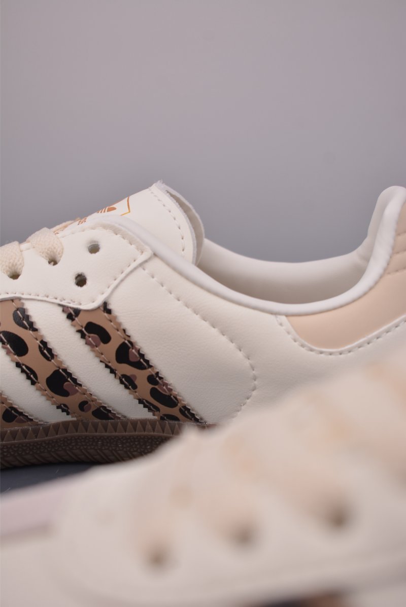 Adidas Samba OG 'Gold' view