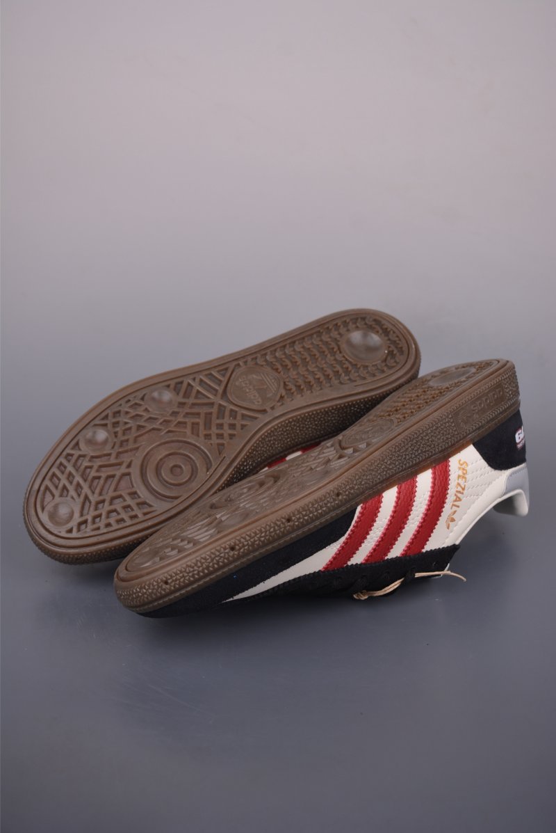 Adidas Samba OG 'Gold' view