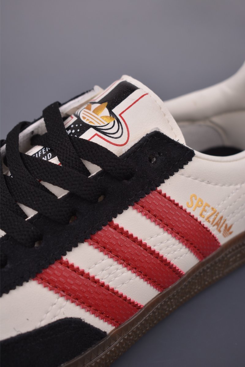 Adidas Samba OG 'Gold' view