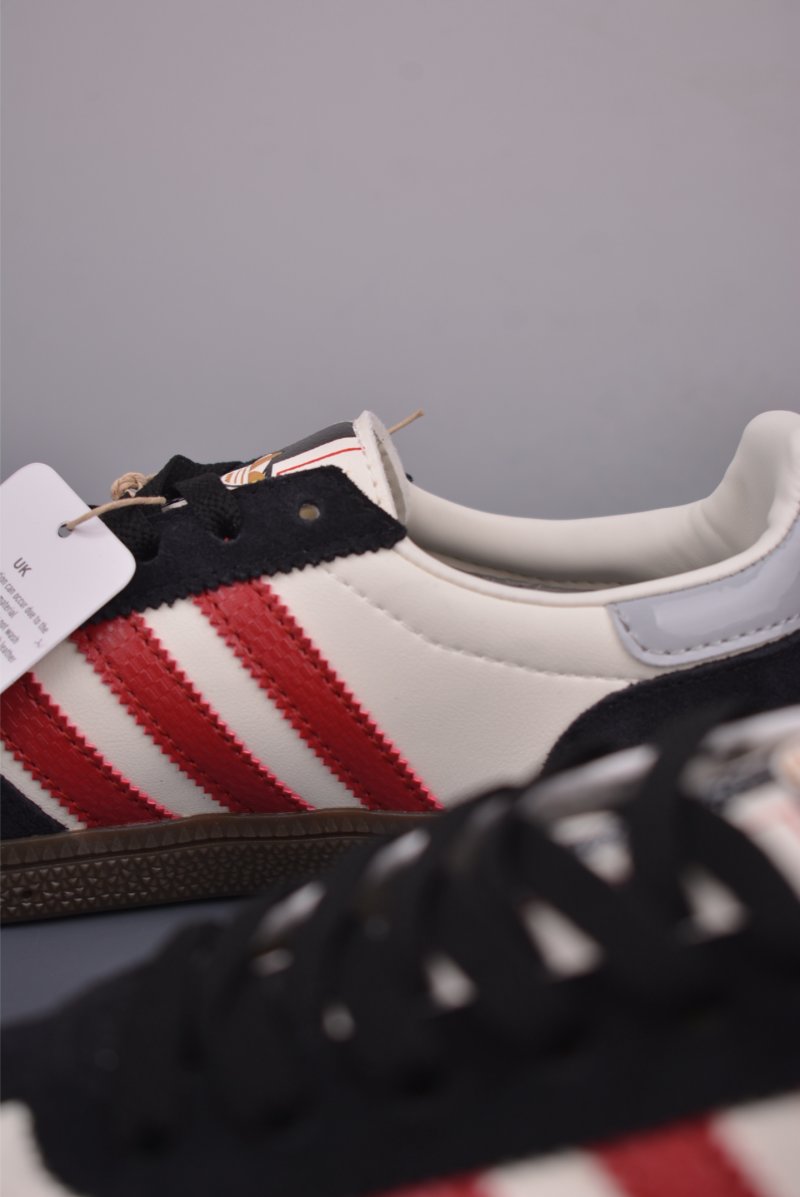 Adidas Samba OG 'Gold' view