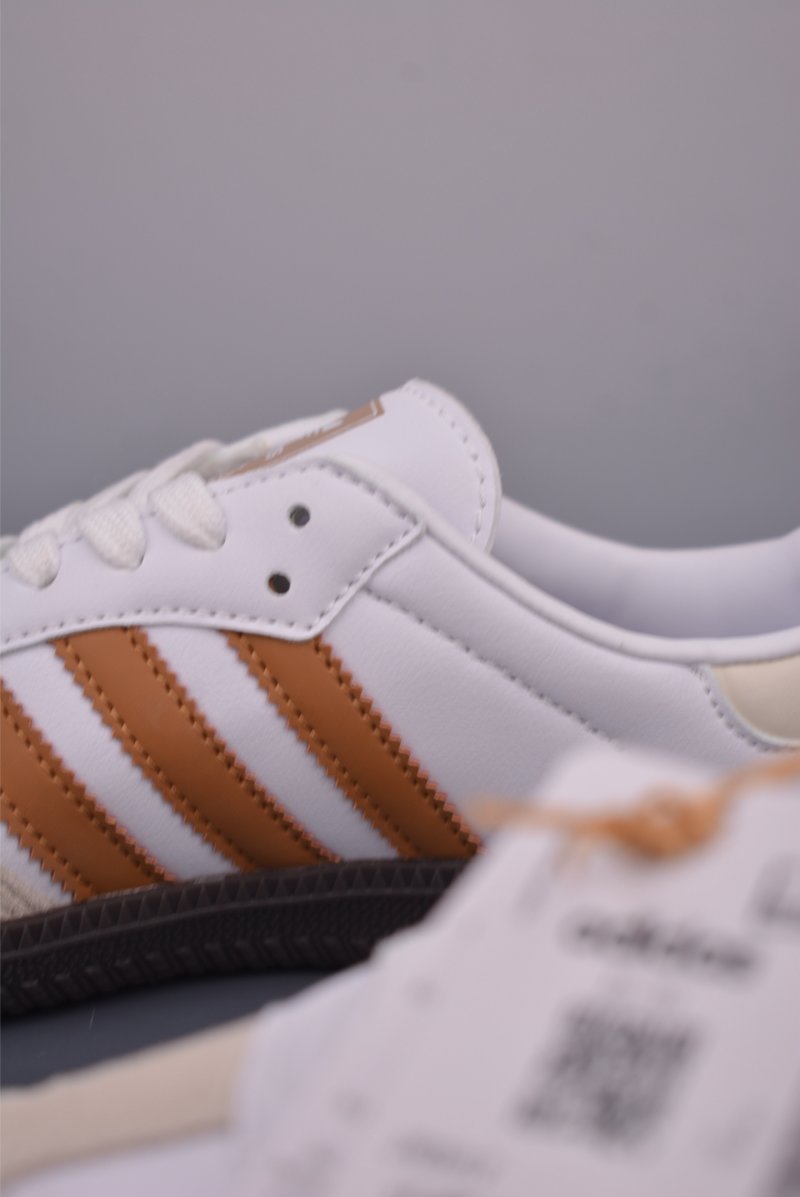 Adidas Samba OG 'Gold' view