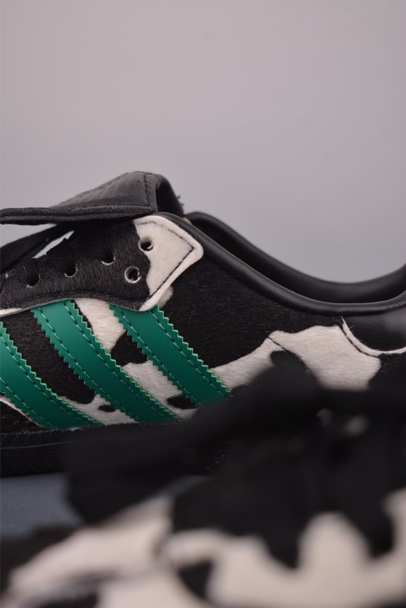 Adidas Samba OG 'Gold' view