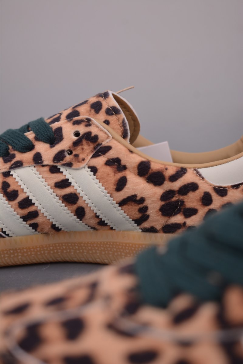 Adidas Samba OG 'Gold' view