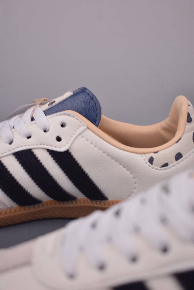 Adidas Samba OG 'Gold' view