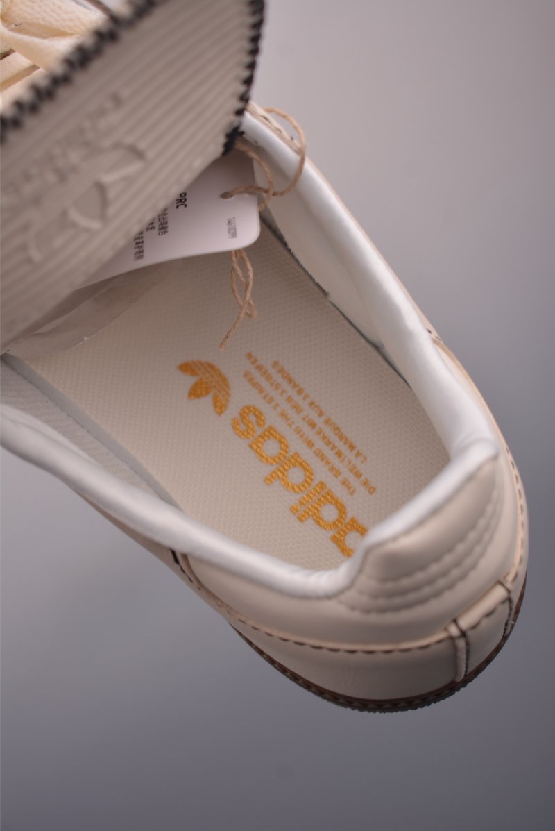 Adidas Samba OG W 'Gold' view