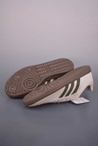Adidas Samba OG W 'Gold' view 3