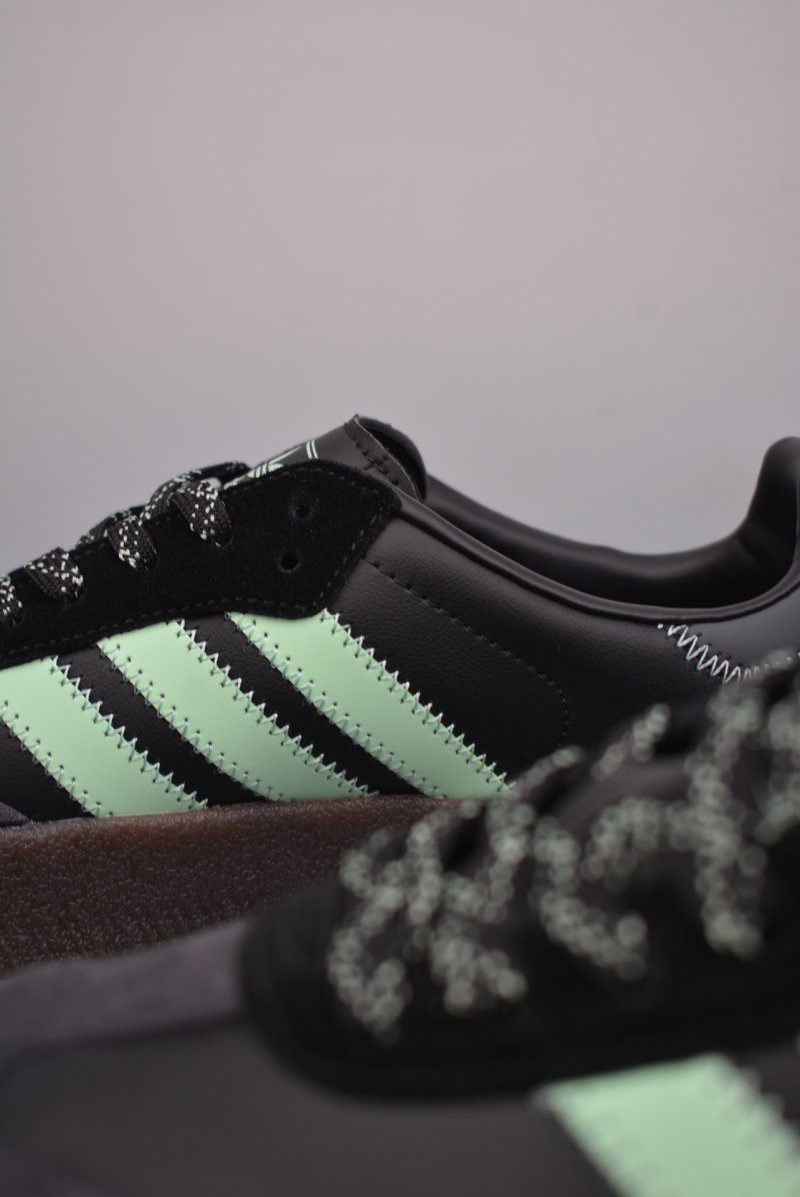 Adidas Samba Valentne 'Gold' view