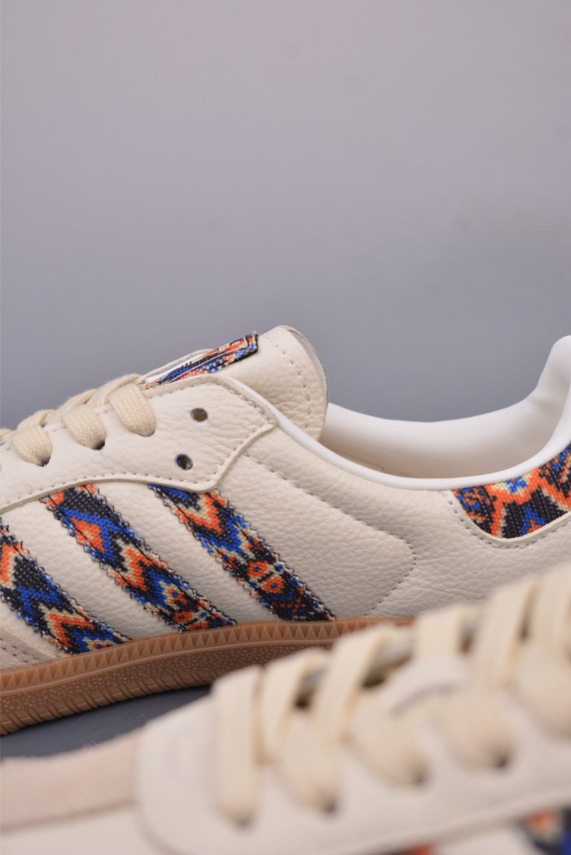 Adidas Samba Valentne 'Gold' view