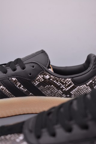 Adidas Samba Valentne 'Gold' view 8