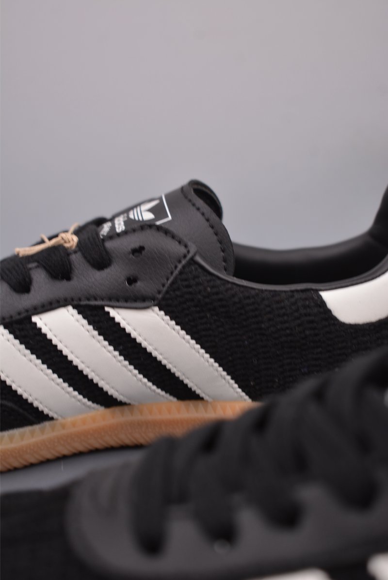 Adidas Samba Valentne 'Gold' view