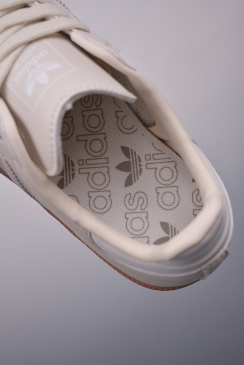 Adidas Samba OG Vegan view