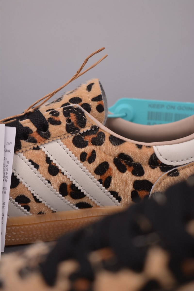 Adidas Originals Wensley Spezial view