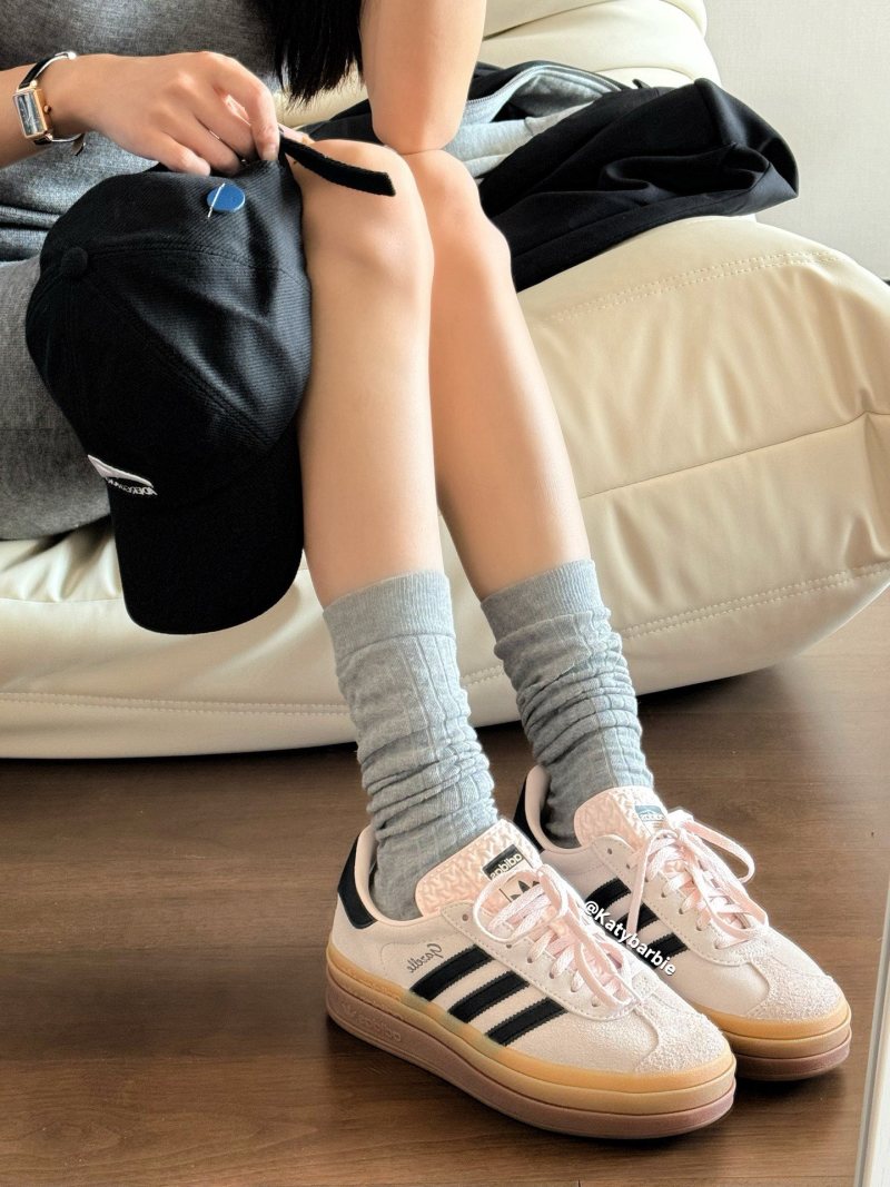 Adidas Handball view