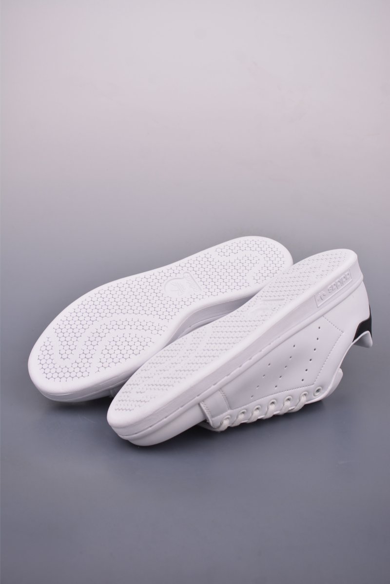 Adidas Stan Smith view