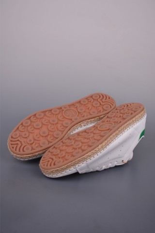 Clot x Adidas Originals Gazelle 'White / Gold' view 3