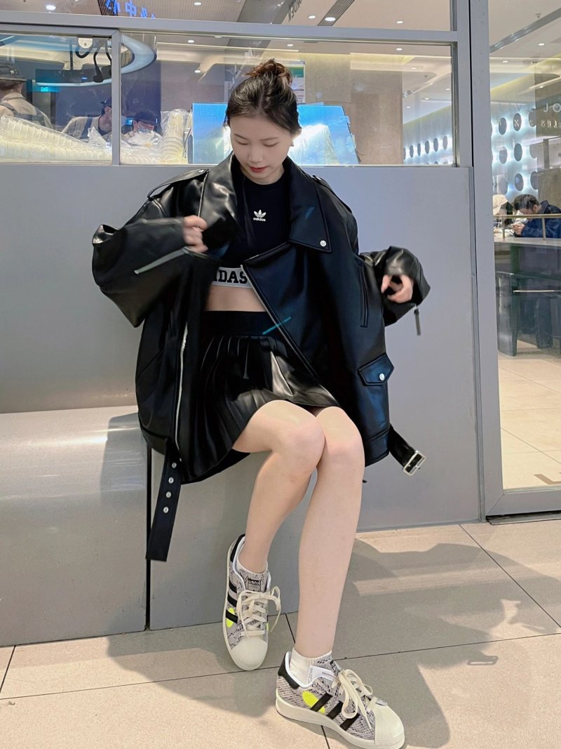 Adidas Originals Face Superstar 82 view
