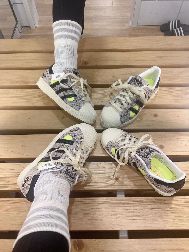 Adidas Originals Face Superstar 82 view