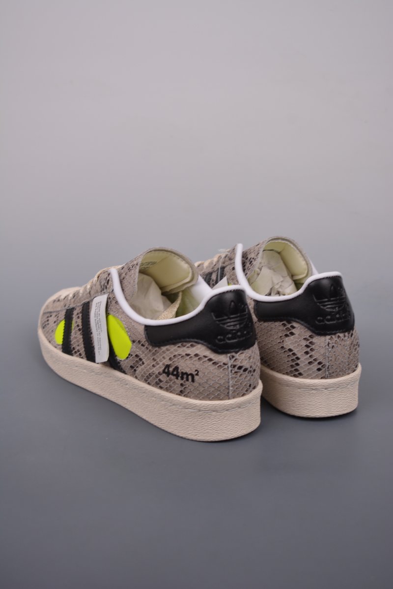 Adidas Originals Face Superstar 82 view