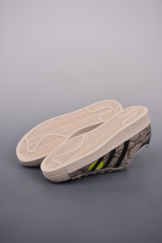 Adidas Originals Face Superstar 82 view 3