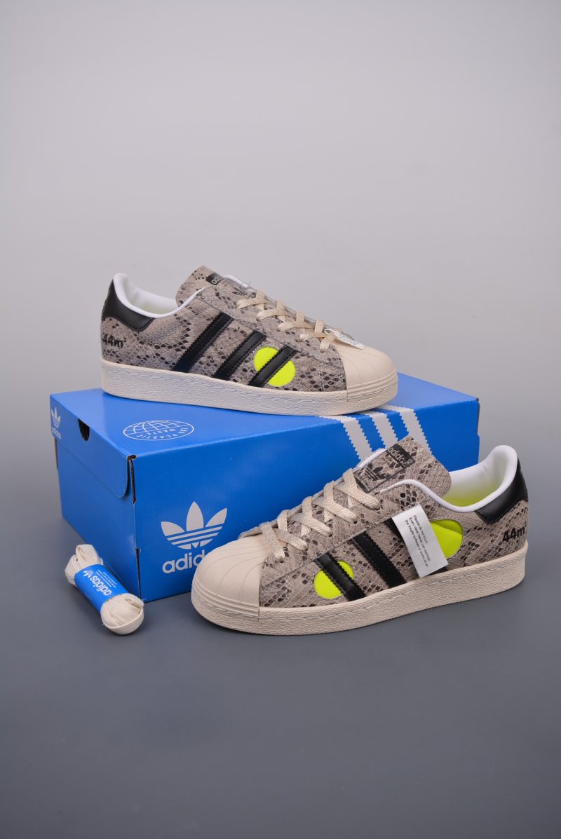Adidas Originals Face Superstar 82 view