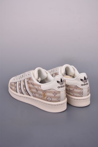 Adidas Originals Superstar 'White' view 2