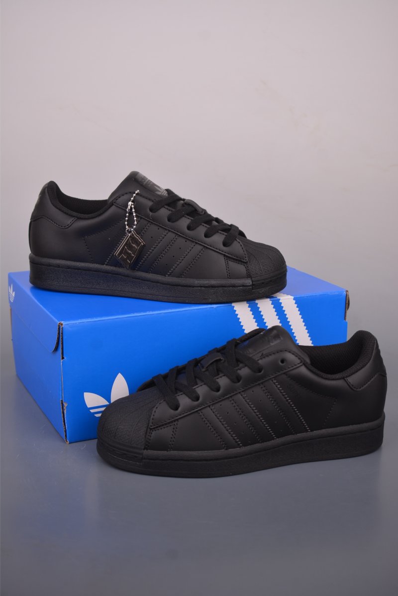 Adidas Originals Superstar 2 view