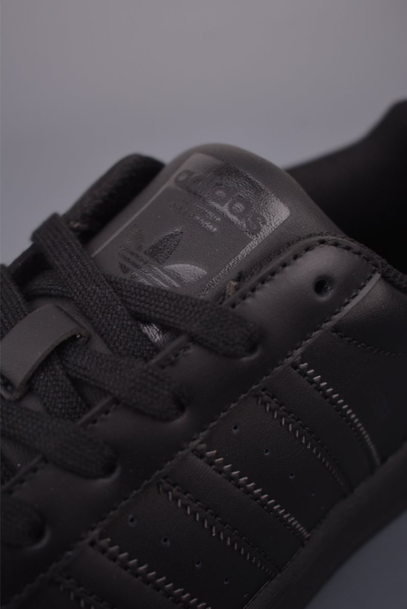Adidas Originals Superstar 2 view