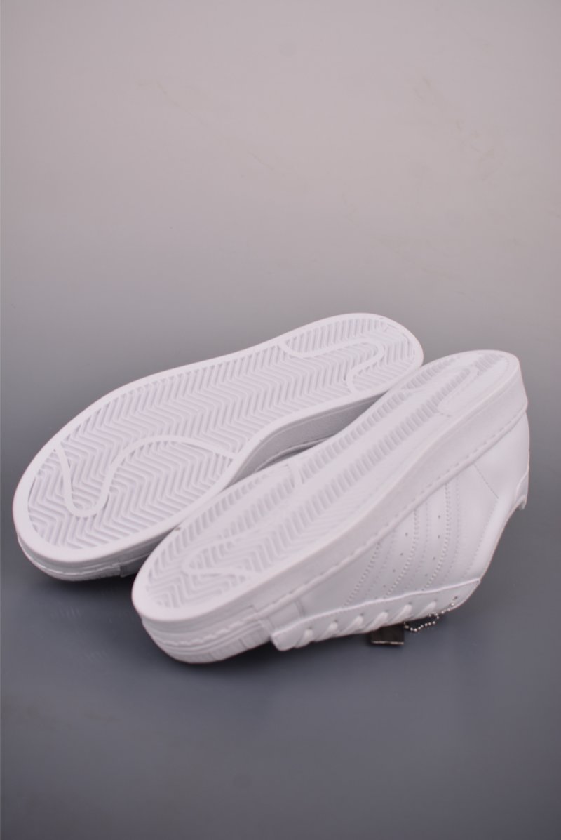 Adidas Originals Superstar 2 view