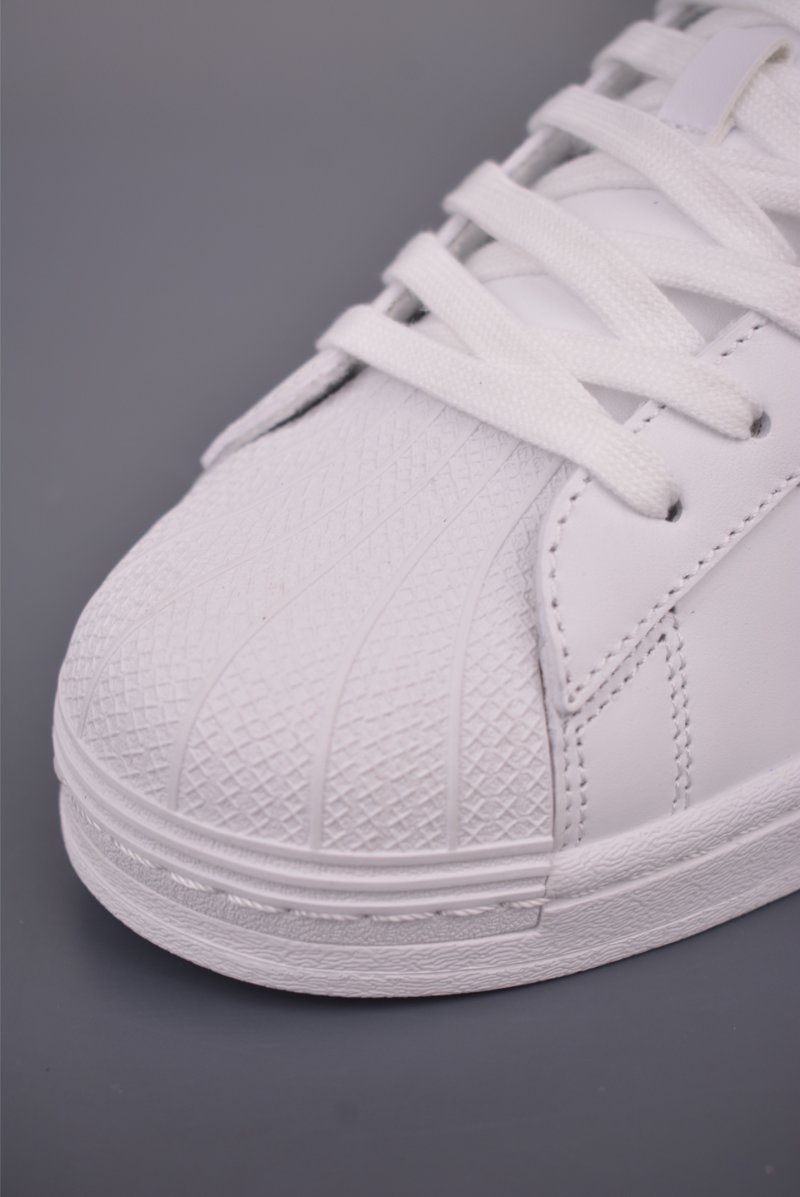 Adidas Originals Superstar 2 view