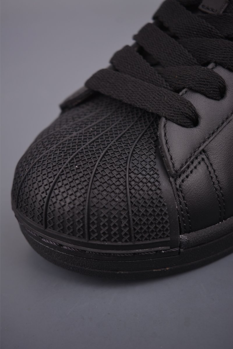 Adidas Originals Superstar 2 view