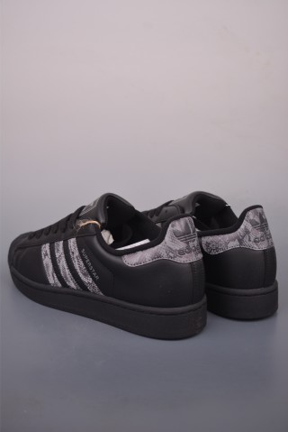 Adidas Originals Superstar 2 view 2