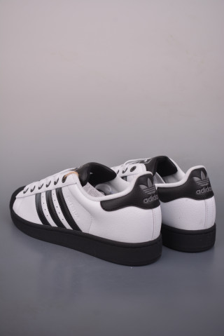 Adidas Originals Superstar 2 view 2